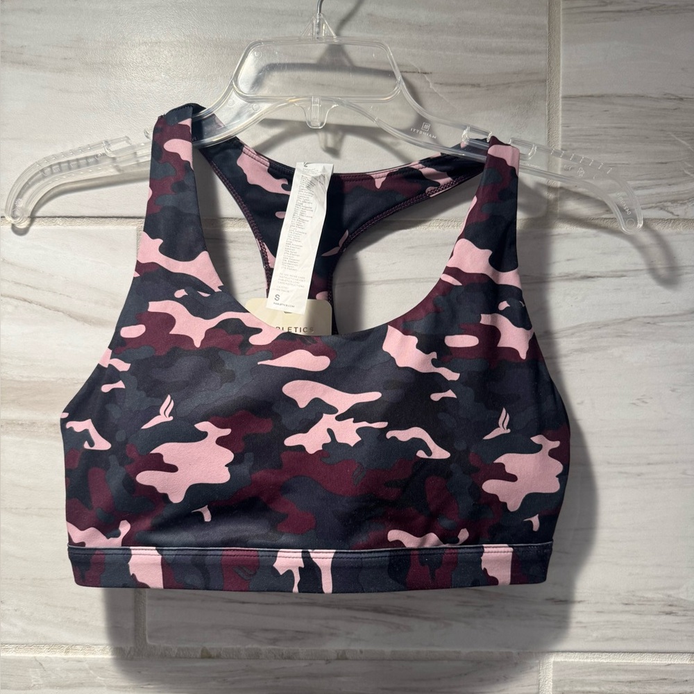 Women’s Fabletics Kessler Medium Impact Sports Bra Size Small NWT